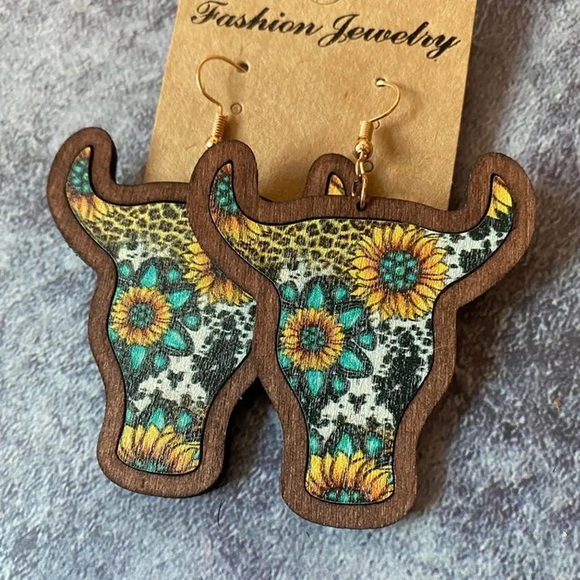 Fourty dreams boutique Jewelry - New western Wood steer bull cow earrings